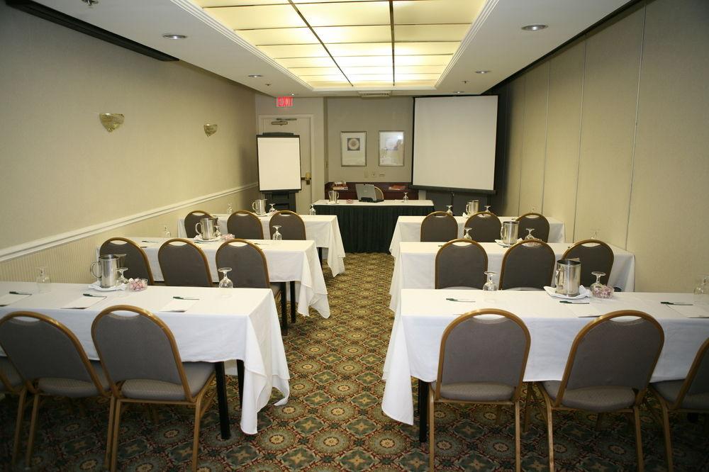 Holiday Inn Express Naperville By Ihg Eksteriør billede