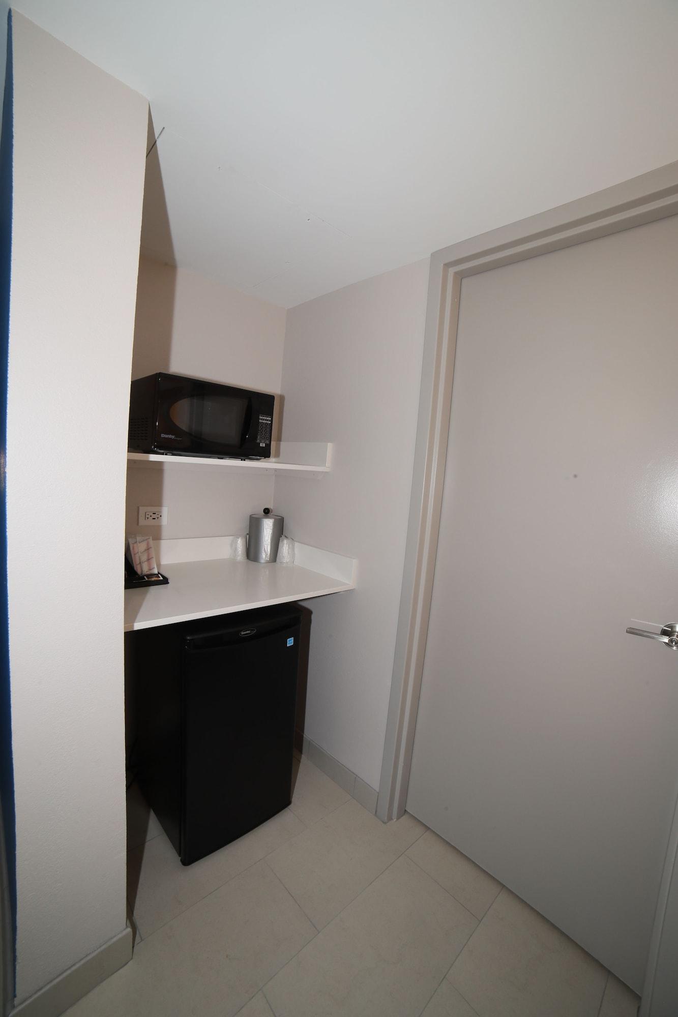 Holiday Inn Express Naperville By Ihg Eksteriør billede