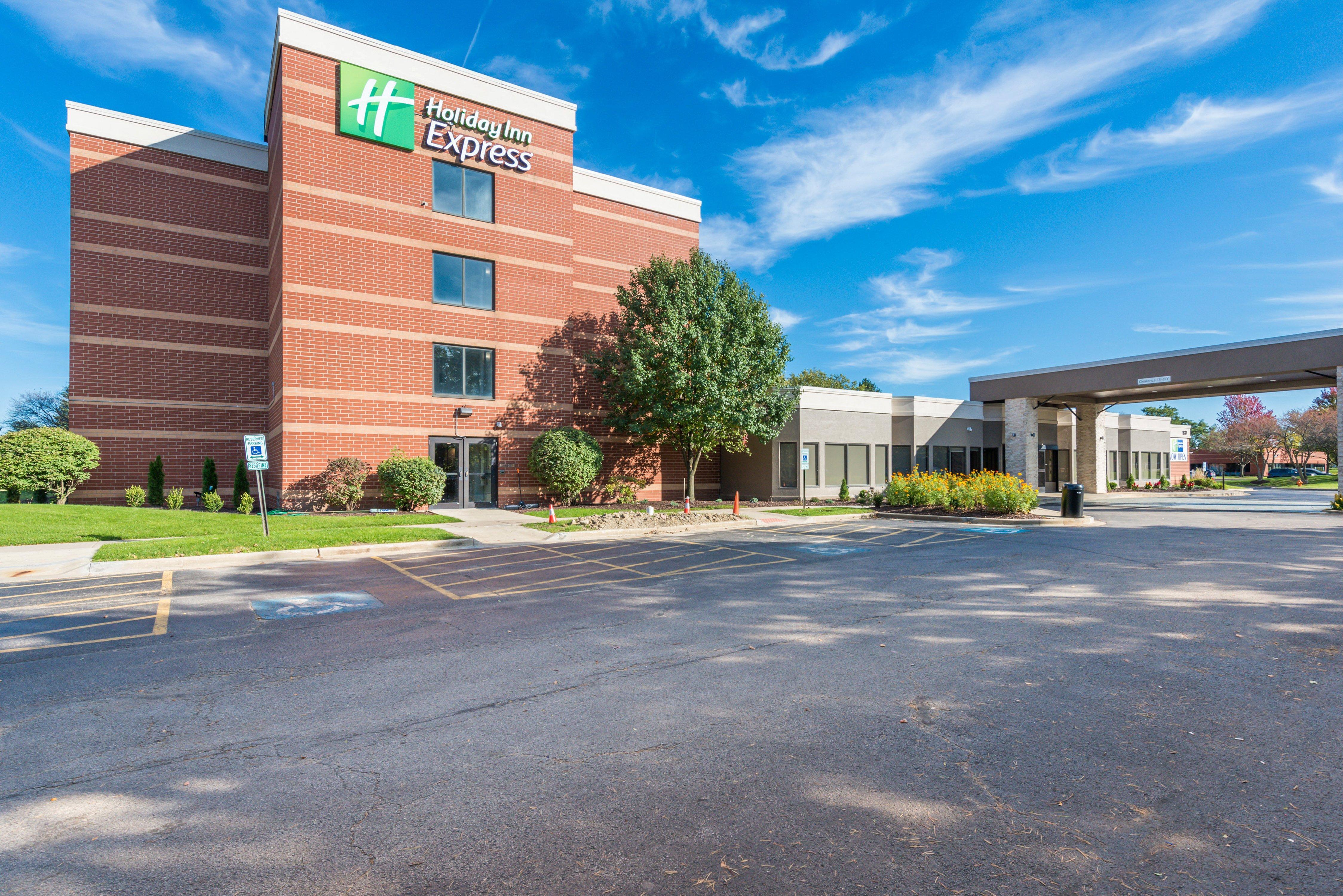 Holiday Inn Express Naperville By Ihg Eksteriør billede