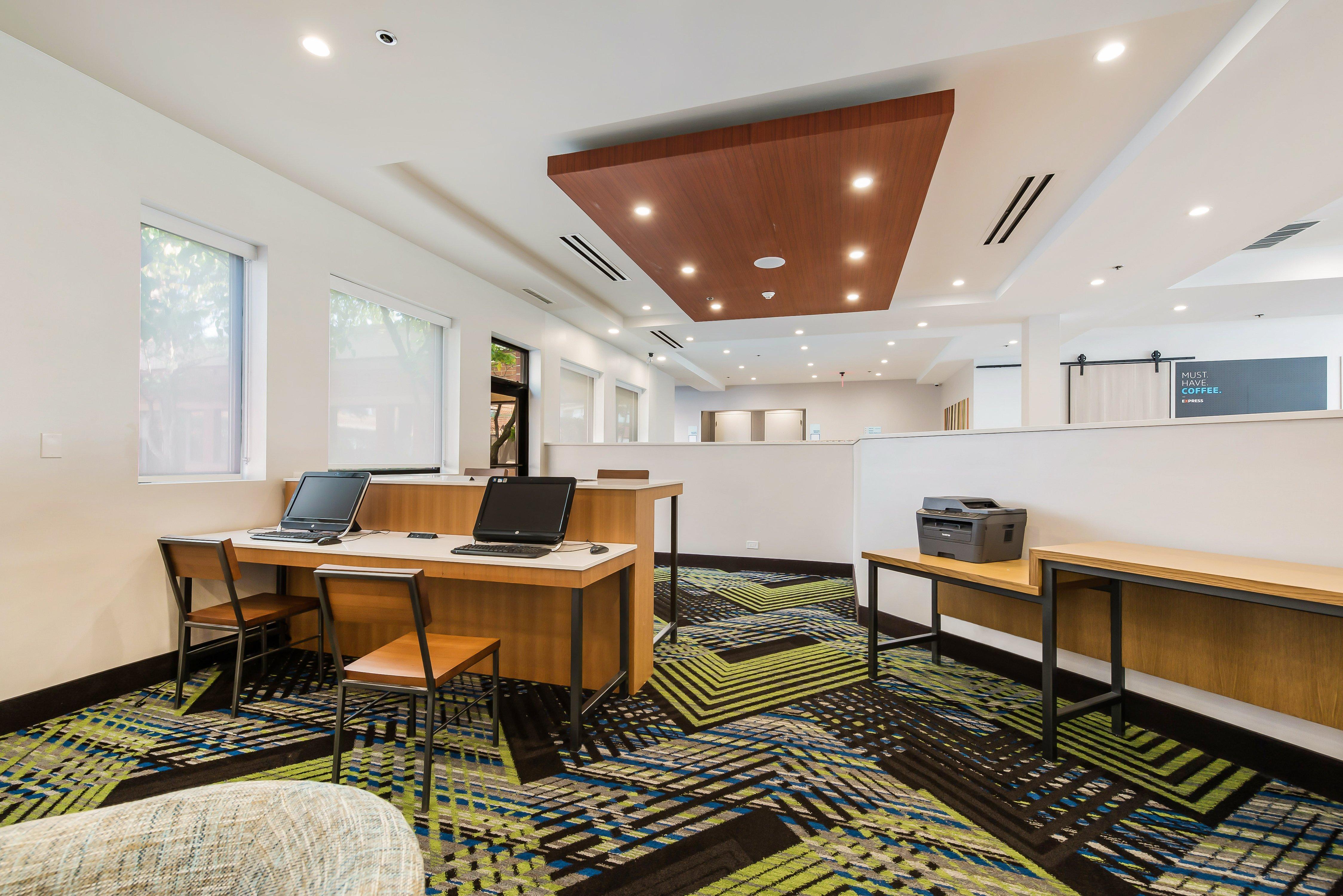 Holiday Inn Express Naperville By Ihg Eksteriør billede